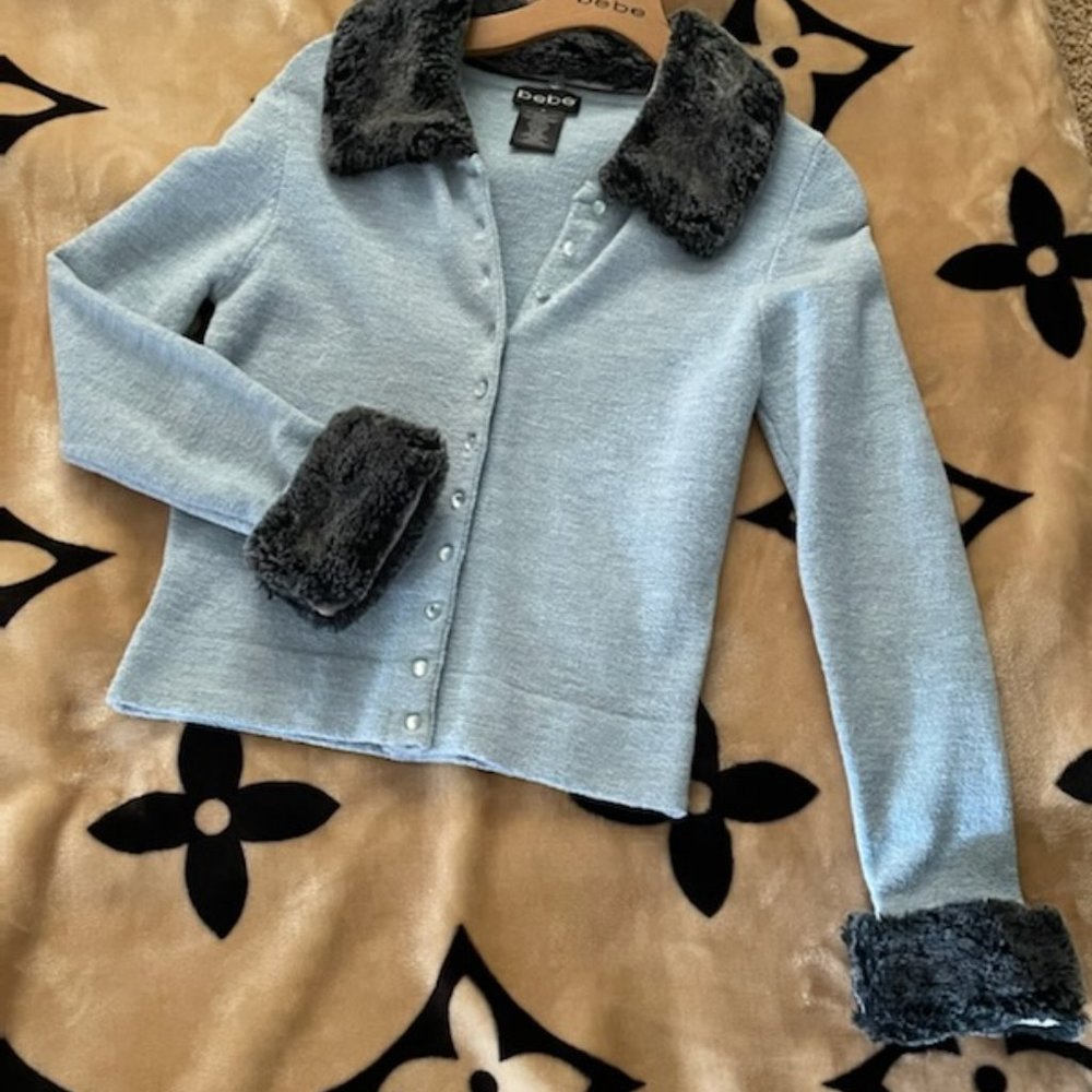 Bebe Baby blue removable fur cardigan sweater - Picture 3 of 14